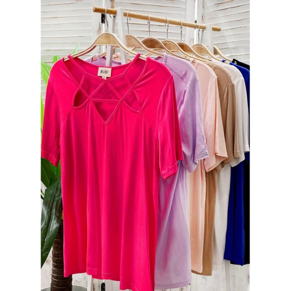❤️ 5/$25 Bibi Brand Star Cut Detail Top in Fuchsia - Picture 3 of 3